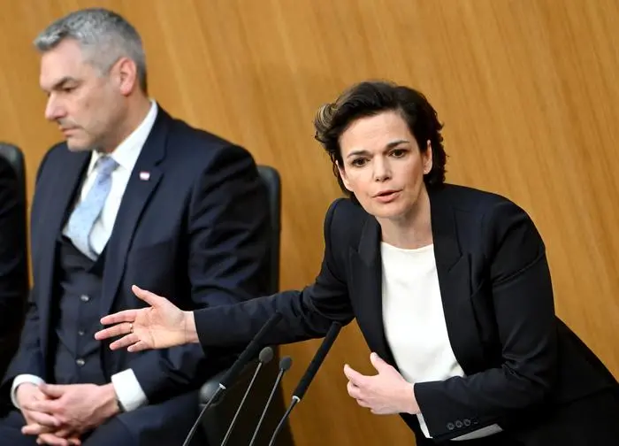 NATIONALRAT SONDERSITZUNG: NEHAMMER / RENDI-WAGNER