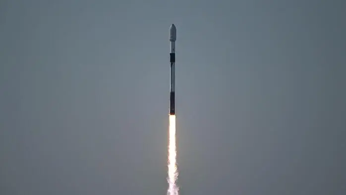 Österreichs Bundesheer wird in wenigen Monaten erstmals einen militärischen Satelliten ins All bringen. Entwickelt wurde dieser in Österreich, für den Transport in den Weltraum verlässt man sich aber lieber auf den orbitalen Lieferdienst aus dem Hause SpaceX