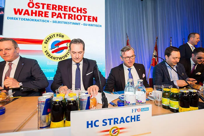 Inszenierung als "Österreichs wahre Patrioten"