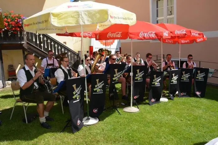 Für die musikalische Umrahmung sorgte die Wenigzeller Blaskapelle Wenaranka.