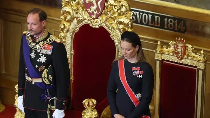 Neuer norwegischer König: Haakon VIII. legte Eid auf Verfassung ab