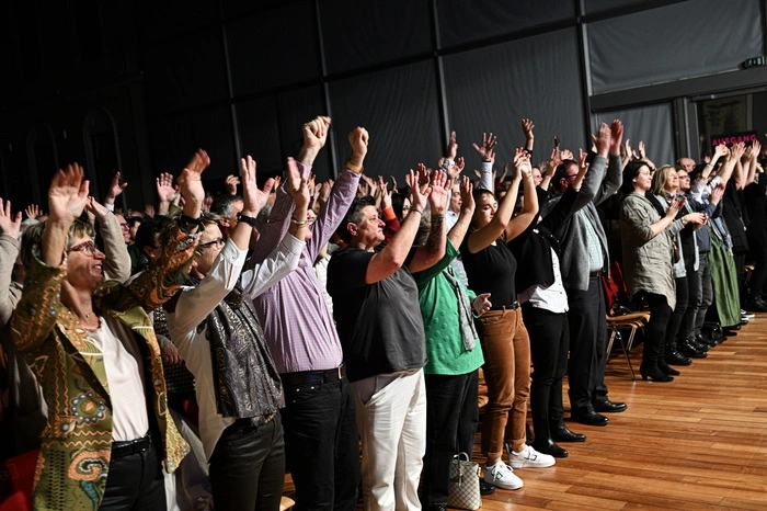 Mit tosendem Applaus bedankten sich die begeisterten Besucherinnen und Besucher.