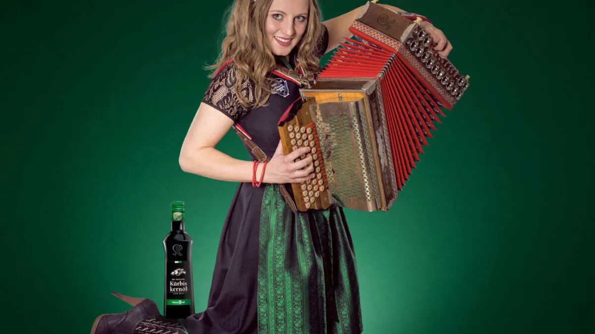 Karina Krammer (22) gibt ihre steirischen Kreationen zum Besten