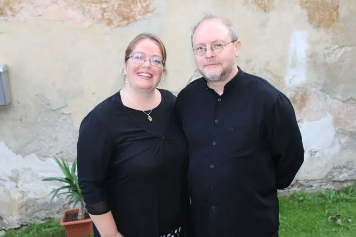 Die beiden Korrepetitoren Irina Milivojevič und Vladimir Mlinarič begleiteten die Künstlerinnen und Künstler beim Abschlusskonzert am Klavier.