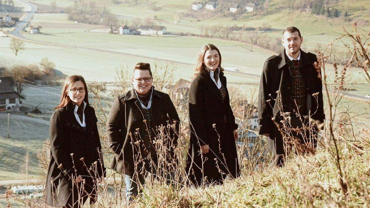 Sonja Pliemitscher, Verena Pliemitscher, Johanna Maier, Stefan Liegl (von links)