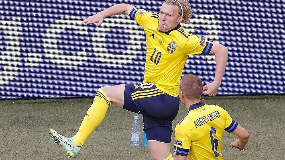 Peter Forsberg freut sich über sein 1:0 für Schweden