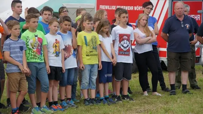 121 Jugendliche und 44 Betreuer nahmen am Feuerwehr-Jugendlager in Ehrenschachen (Stadtgemeinde Friedberg) teil.