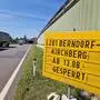 Vor dem Lärmschutztunnel in Gniebing weist eine Tafel bereits seit einigen Tagen auf die Sperre der L 201 hin