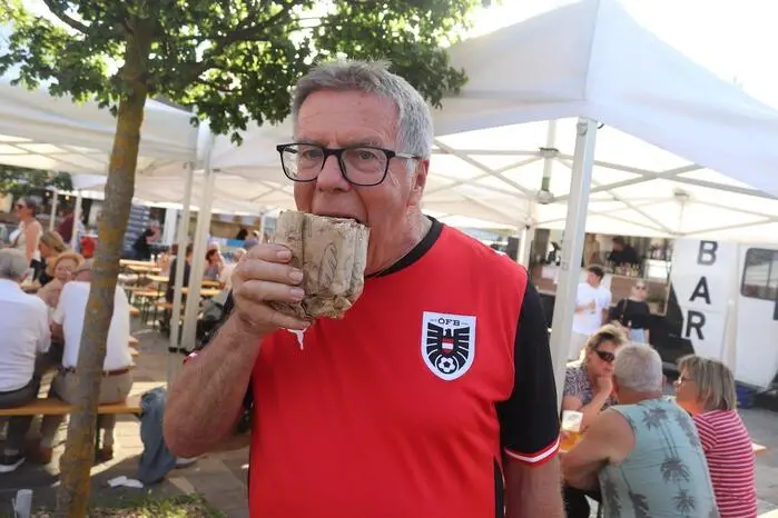 Aus Anlass der Fußball-WM in Amerika, Mexiko und Kanada war das Angebot an Speisen auf die WM-Austragungsländer abgestimmt, mit saftigen Burgern, würzigen Tacos und Nachos, Hot Dogs sowie süßen Churros