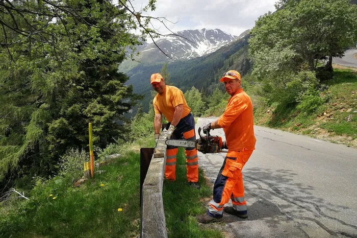 In den kommenden Tagen sollten aber noch kurze Verzögerungen eingeplant werden. Die Mitarbeiter der Straßenmeistereien Murau und Gröbming beseitigen noch letzten Schäden. 