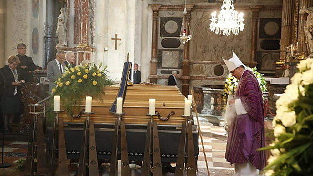 Bischof Wilhelm Krautwaschl leitete das Begräbnis im Grazer Dom