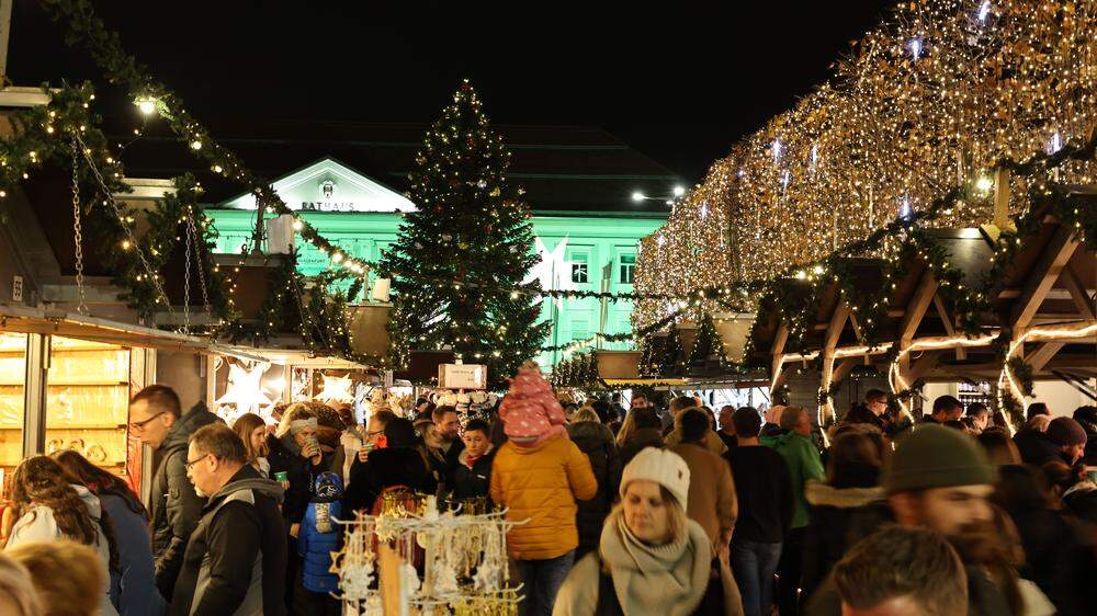 Rund 500.000 Besucher werden jährlich am Klagenfurter Christkindlmarkt gezählt