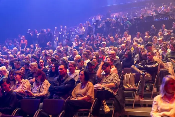 Die Eröffnungsfeier fand erstmals in der Helmut List-Halle statt