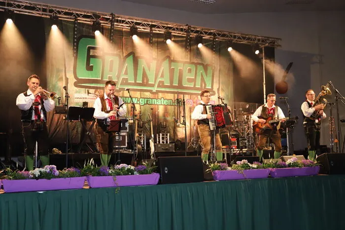 ... "Die Mooskirchner" (Bild), "Marlen Billii", "Marco Ventre &amp; Band", "Die jungen Südsteirer" und "Zillertal Power" sorgten in der Weststeiermark für Stimmung.