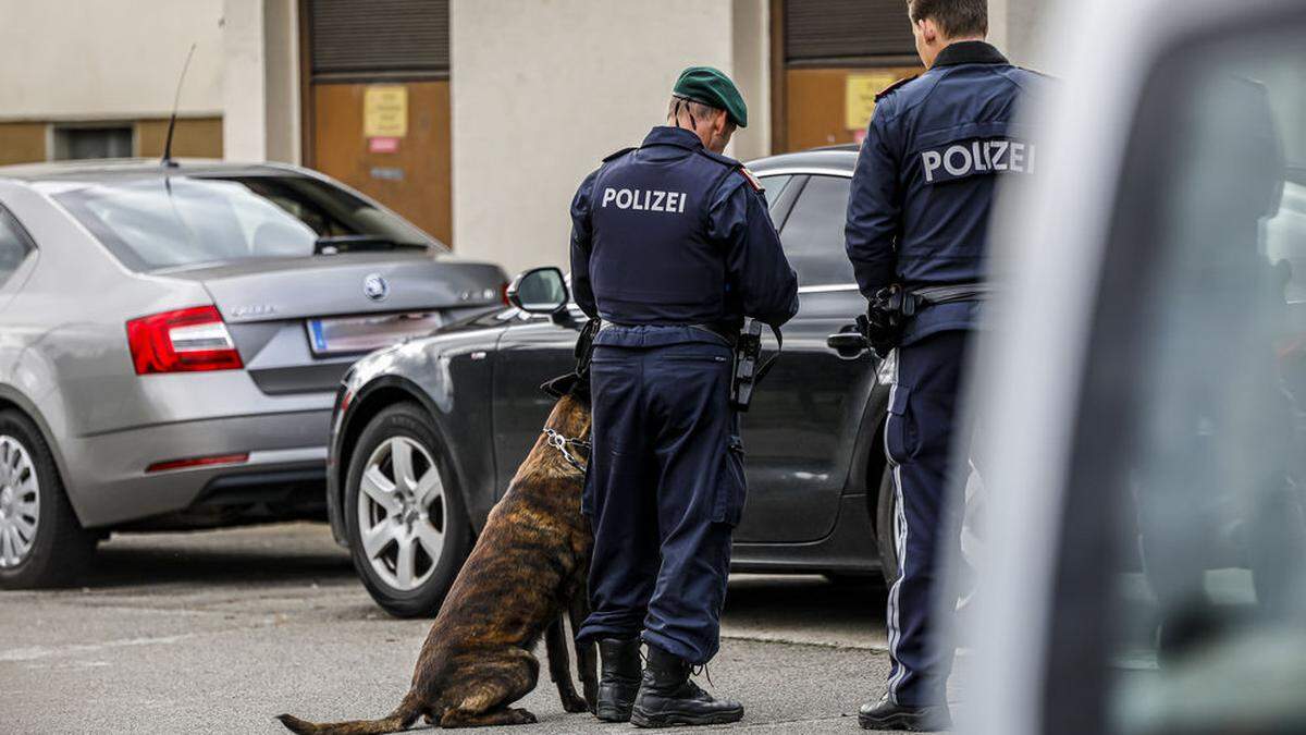 Polizeieinsatz bei der Tatrekonstruktion in Guttaring