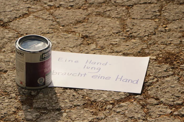 Ebenfalls führte die Künstlerin eine kurze Sequenz aus dem Stück "Superheldinnen" auf, das durch Corona nie vor Publikum gezeigt werden konnte.