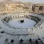 Das saudi-arabische Staatsfernsehen zeigte am Donnerstag beeindruckende Bilder, auf denen die menschenleere Kaaba im Hof der Großen Moschee zu sehen war