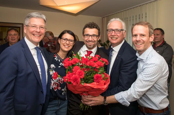 Die SPÖ in Feierlaune: Landeshauptmann Peter Kaiser, Landesrätin Sara Schaar, Bürgermeister Manuel Müller, Landtagspräsident Reinhart Rohr und Geschäftsführer Andreas Sucher (von links)