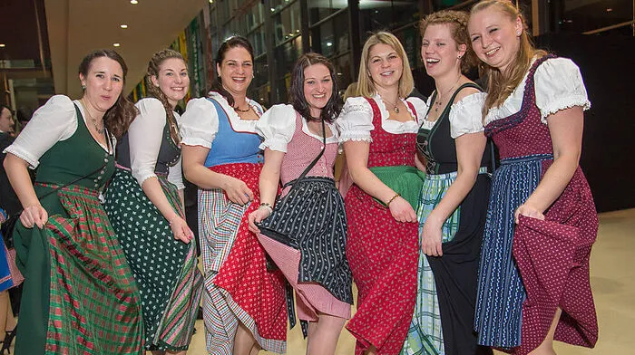 Gute Laune und schwingende Tanzbeine beim Bauernbundball 2015