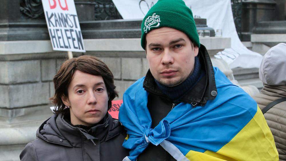 Sofia Pinaeva und Adrian Debryckyi bei der Demonstration am Sonntag in Graz