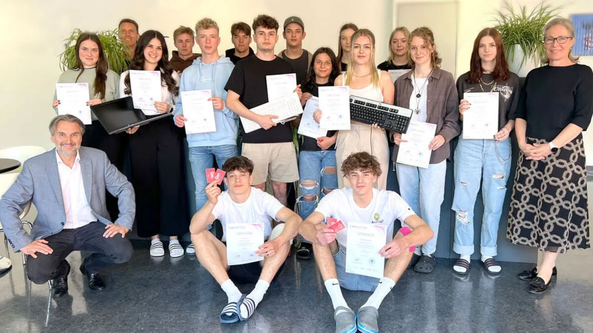 Vorne: Pretis, Ganz, Pedevilla; Hinten: Schneider, Fronthaler, Granatiero, Bucher, Mattersberger, Hofer, Steiner, Walder, Rauchegger, Bachmann, Petutschnigg, Konrad, Webhofer, Waldner, Pramstaller-Schmid