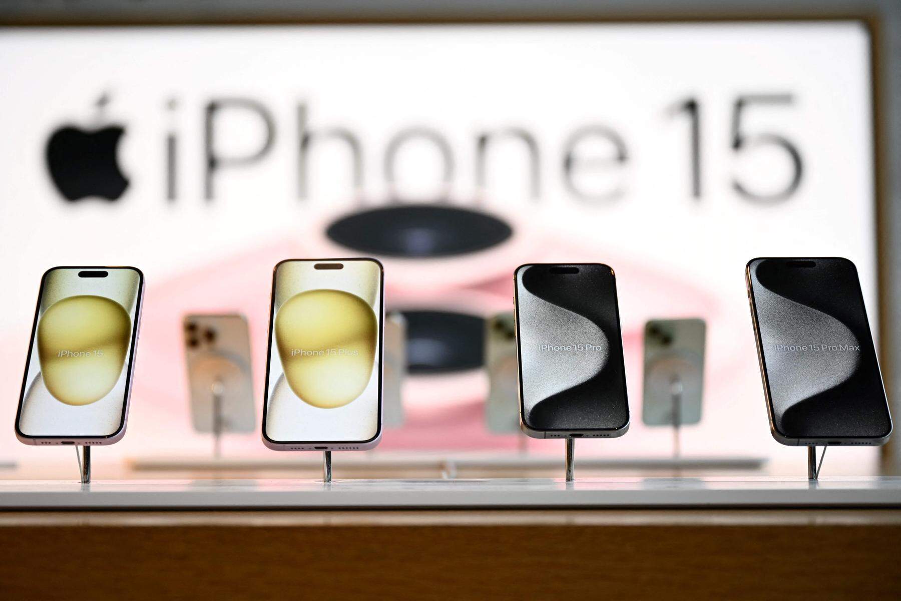 Samsung wurde überholt | Apple 2023 erstmals Nummer eins im Smartphone-Markt