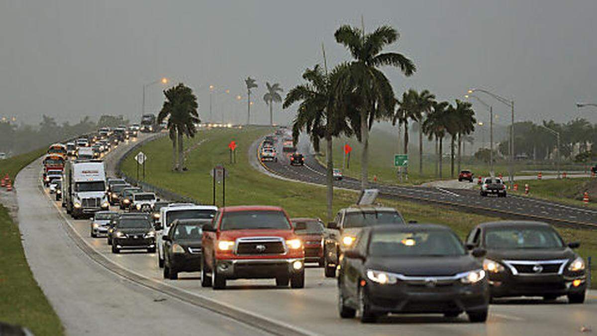Menschen flüchten aus Florida