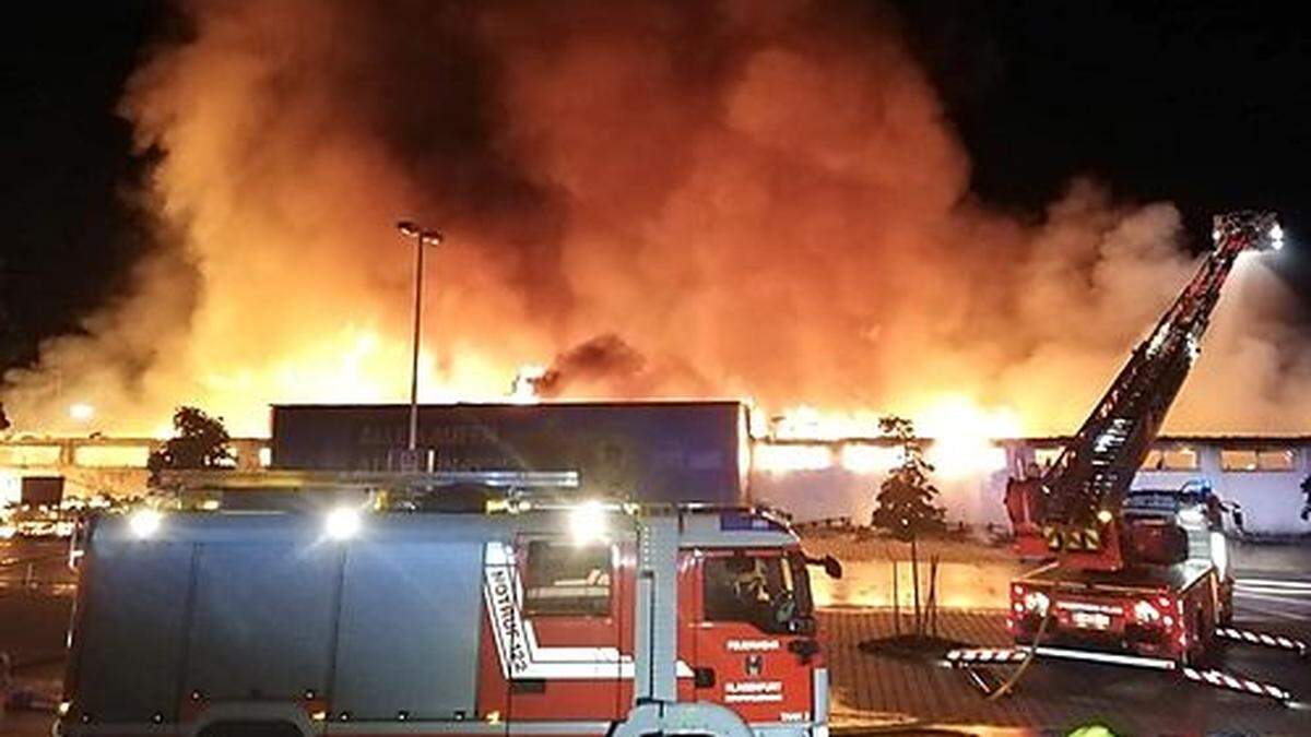 Der Supermarkt in Klagenfurt brannte komplett nieder