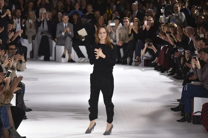 ...endete die diesjährige Schau von Designerin Stella McCartney in Paris.