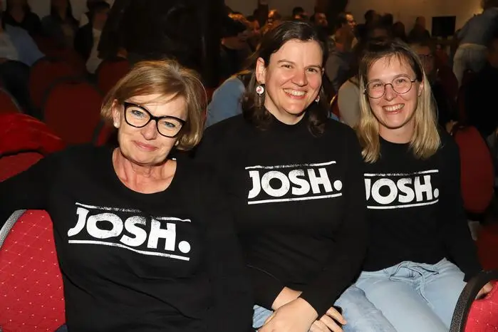 Die Josh Fans freuten sich auf einen einen einzigartigen Abend mit Josh und auf seinen Songs und Hits. 
