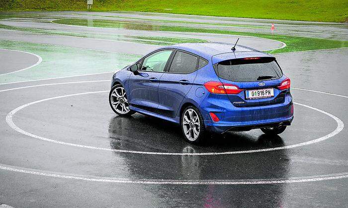 Dass Sportlichkeit der Praktikabilität nicht im Weg steht, beweist der Fiesta ST-Line mit seinen vier Türen