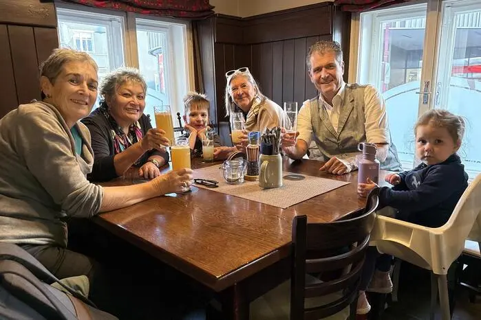  Geboten werden im Braugasthof selbstgebraute Bierspezialitäten und gutbürgerliche Küche mit modernen Akzenten.
