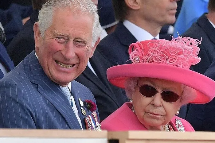 Auch Prinz Charles wohnte der Militärfeier bei.