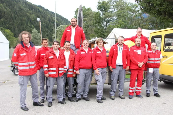 Die Rotkreuz-Mitarbeiter aus Villach mit Bezirksrettungskommandant-Stellvertreter Fabian Findenig (hinten Mitte)