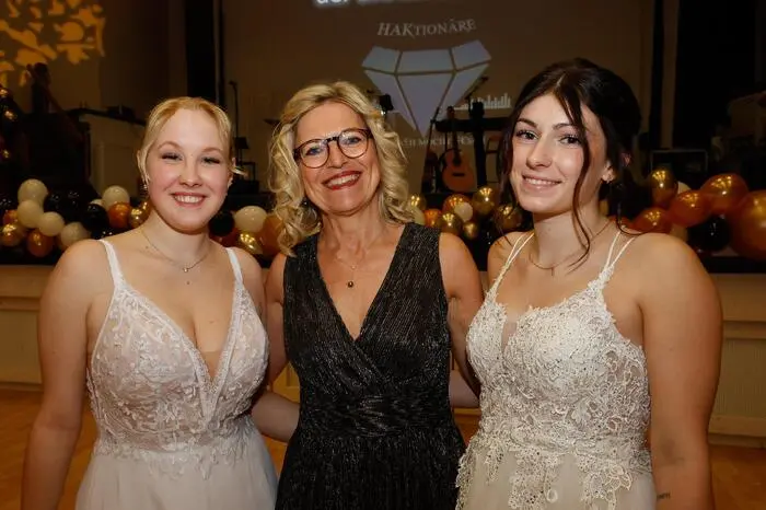 In diesem Jahr wurde erstmalig der Abschlussjahrgang der Abend-HAK in den Maturaball miteinbezogen.