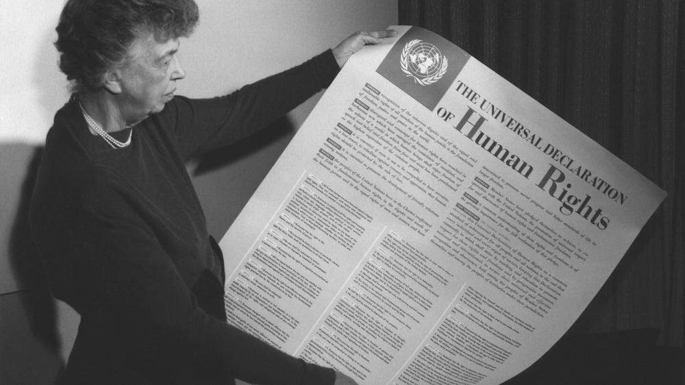 Eleanor Roosevelt verkündete in der Nacht des 10. Dezember 1948 den UN-Beschluss über die Deklaration der Menschenrechte 