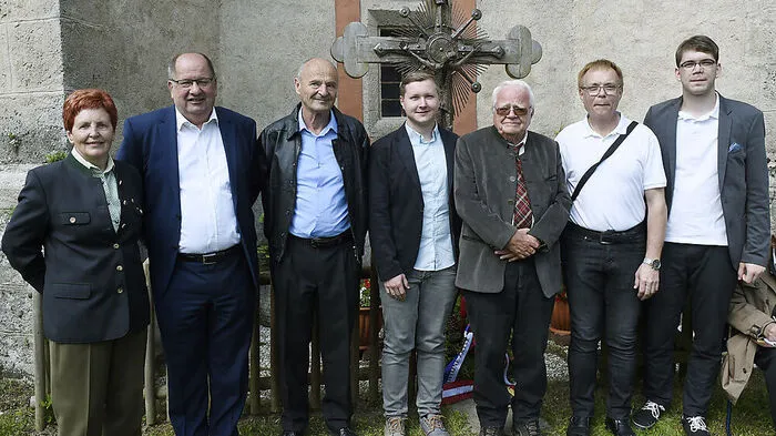 Manuel Jug (rechts) ist beim gemeinsamen Opfergedenken in Liescha schon wiederholt mit dabei gewesen
