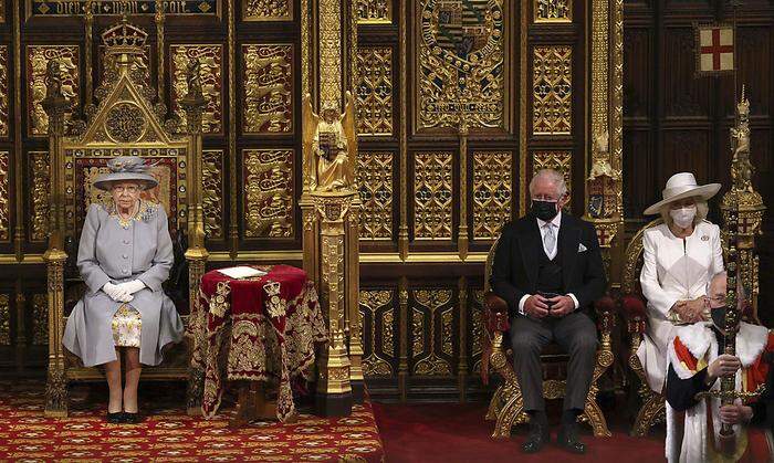 Im Mai standen Charles und Camilla der Queen bei der Parlamentseröffnung zur Seite