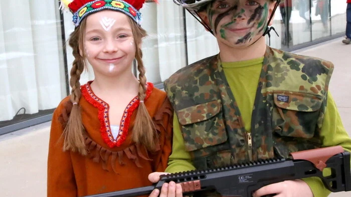 Von Indianern, Soldaten, Piraten, Clowns, Prinzessinnen und Zauberern „belagert“ war am Faschingssonntag die Herzogstadt St. Veit. 