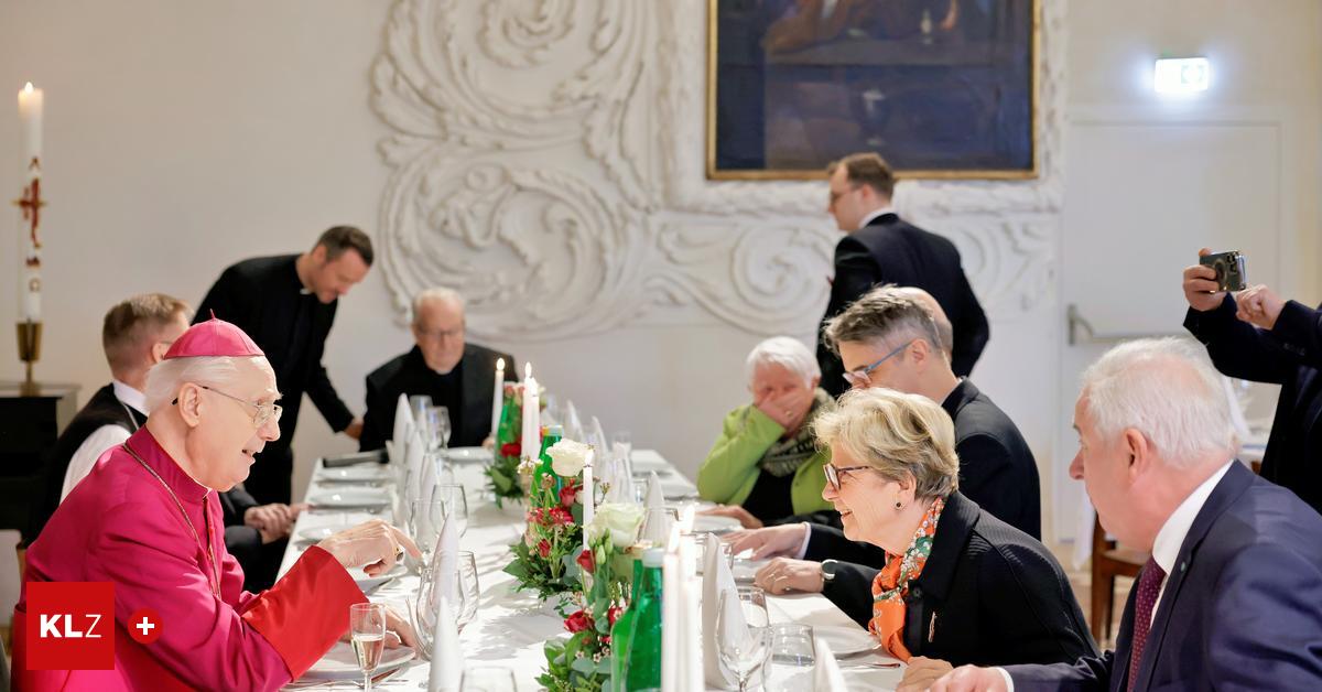 Leute-Ein-Fest-der-Begegnung-f-r-Egon-Kapellari