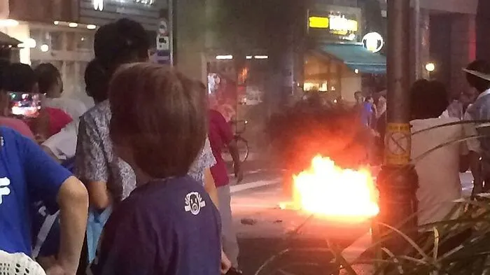 Folgenschwerer Brandanschlag auf Festumzug