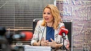 Julia Löschnig geht mit der Politik in Klagenfurt hart ins Gericht
