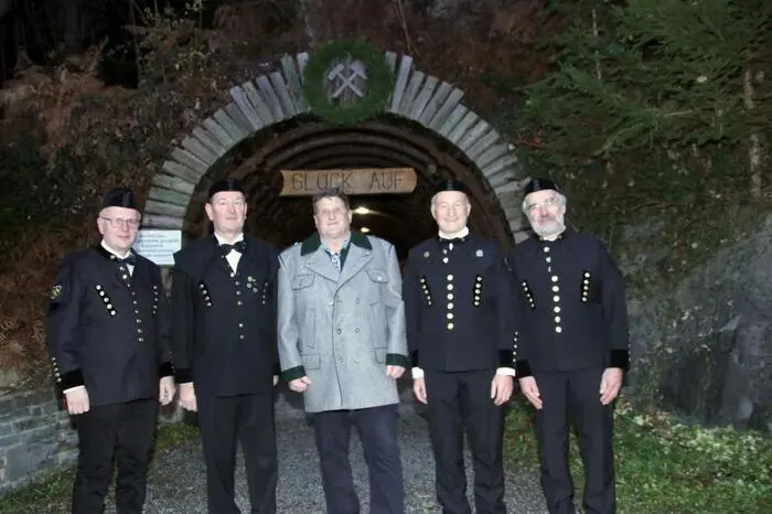 Auch diesmal haben sich Bürgermeister Bernd Gratzer und sein Vize Harald Scherz gemeinsam mit dem Sunfixl-Barbara-Verein mit Obmann Erwin Kraus und seinem Team alle Mühe gegeben und eine stimmungsvolle, und auf den besonderen Festtag abgestimmte Feier zusammengestellt.