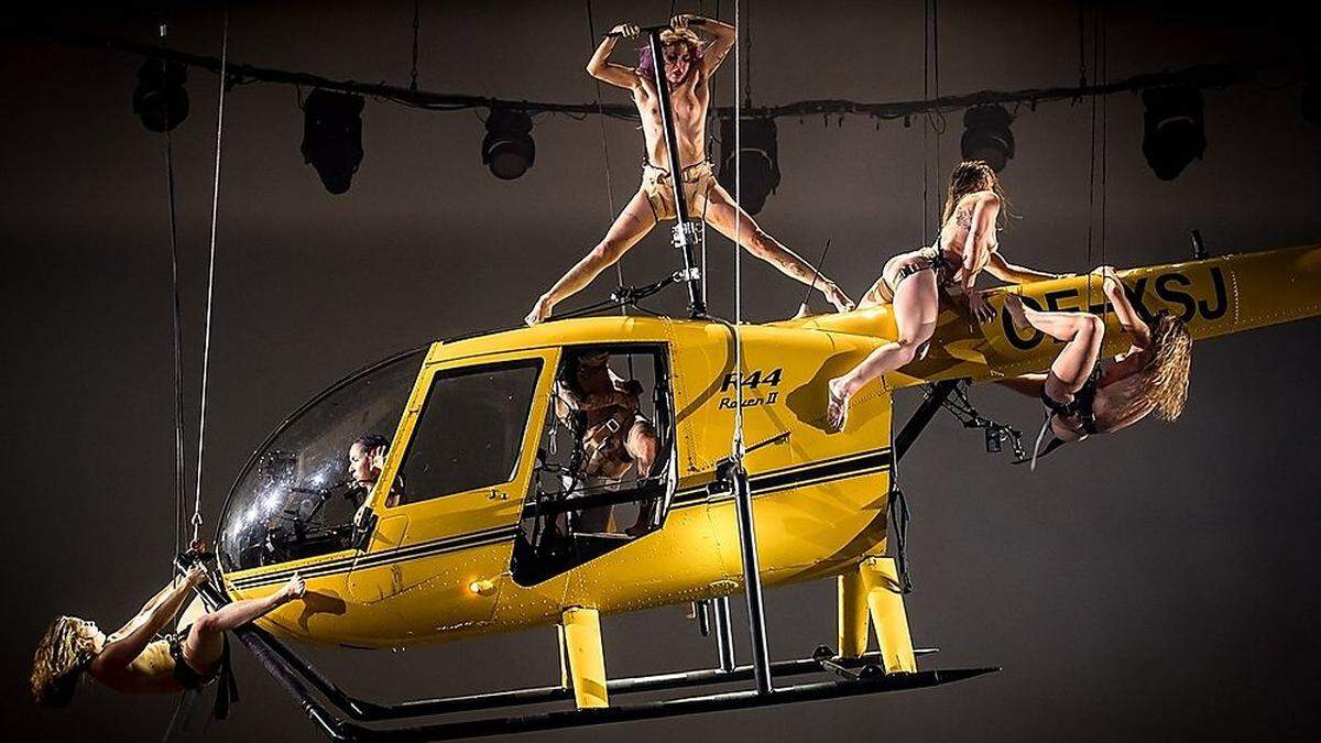 Ikonenhafte Hubschrauberszene in Anlehnung an die Autoerotik in Julia Ducournaus Film &quot;Titane&quot;