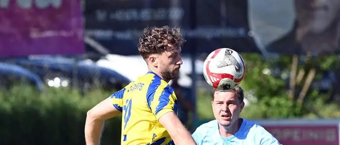 Afritz (links Sandro Moser) siegte in Schiefling (Lukas Perdacher) 5:0 und ist Meister der 1. Mitte
