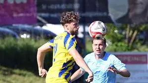 Afritz (links Sandro Moser) siegte in Schiefling (Lukas Perdacher) 5:0 und ist Meister der 1. Mitte