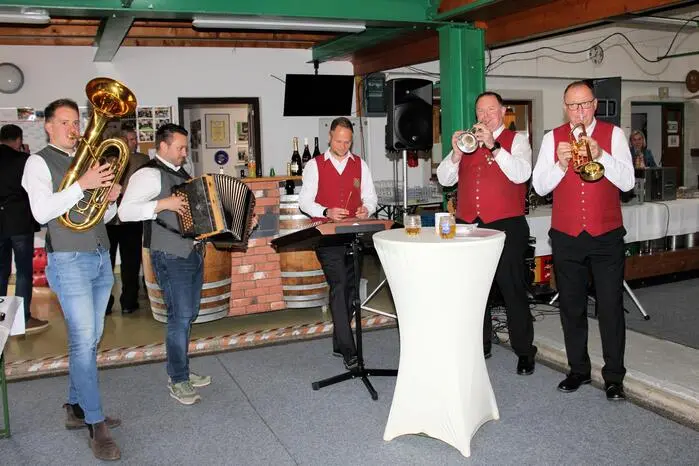 Musikalisch sorgten die Mitglieder der Ortsmusikkapelle St. Johann ob Hohenburg für beste Stimmung.