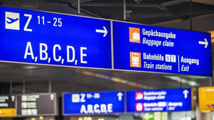 Auslandsurlaube sind laut Statistik Austria gleich stark zurückgegangen wie Reisen innerhalb Österreichs