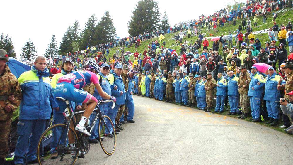 Giro in den Bergen Friauls