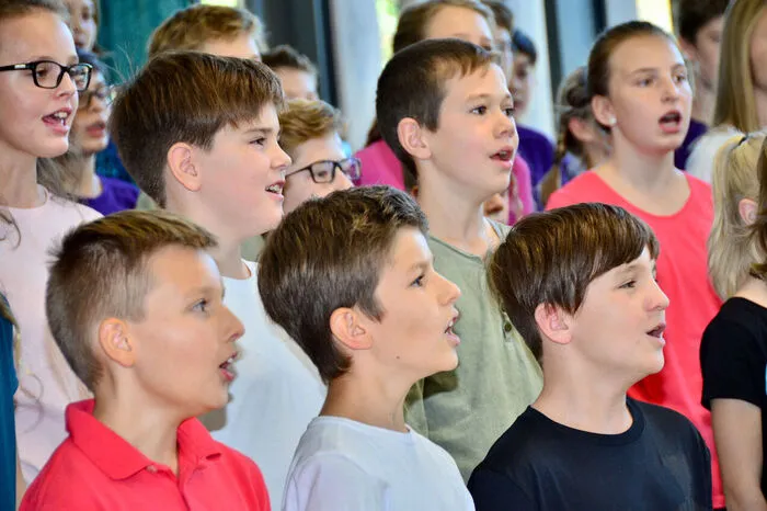 Die Schüler haben für die Feierlichkeiten einige Programmpunkte vorbereitet. Klicken Sie sich durch.